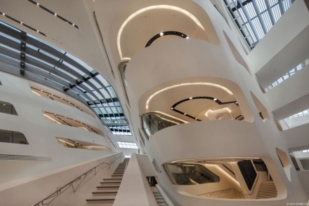 wuwien-university-economics-vienna-library-zaha-hadid-940x627